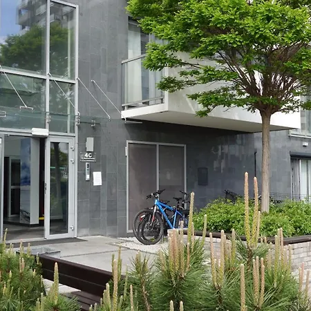 Appartamento Apartament 2 Pokoje 5 Min Od Plazy Albatross Towers